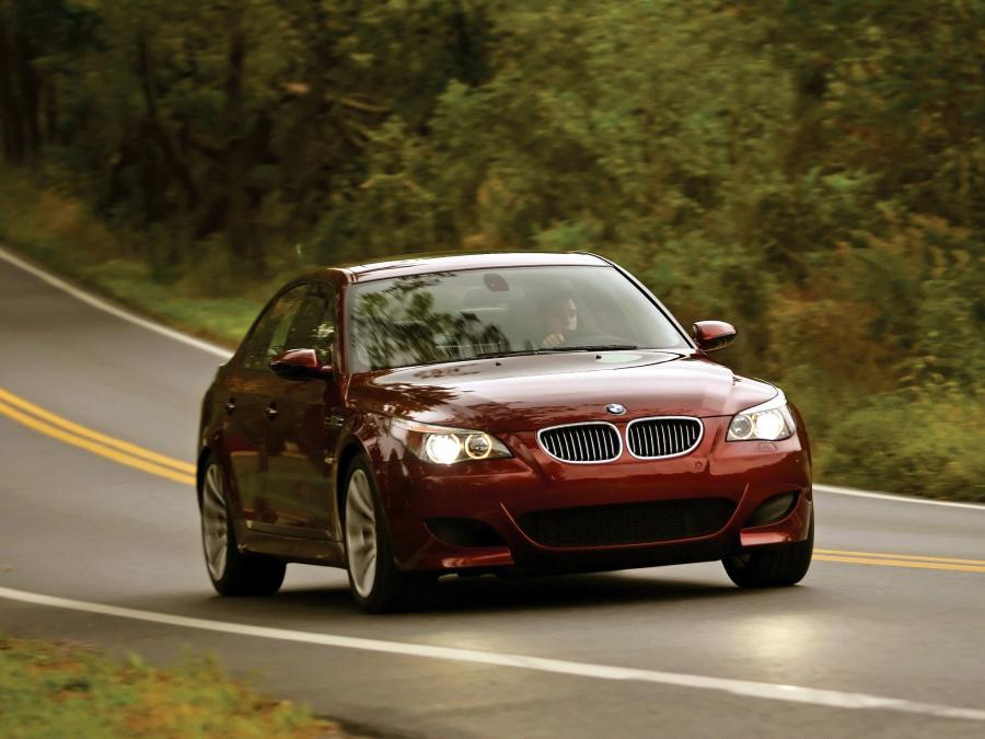  BMW M5 2005 года  (US) (фото 28 из 35)